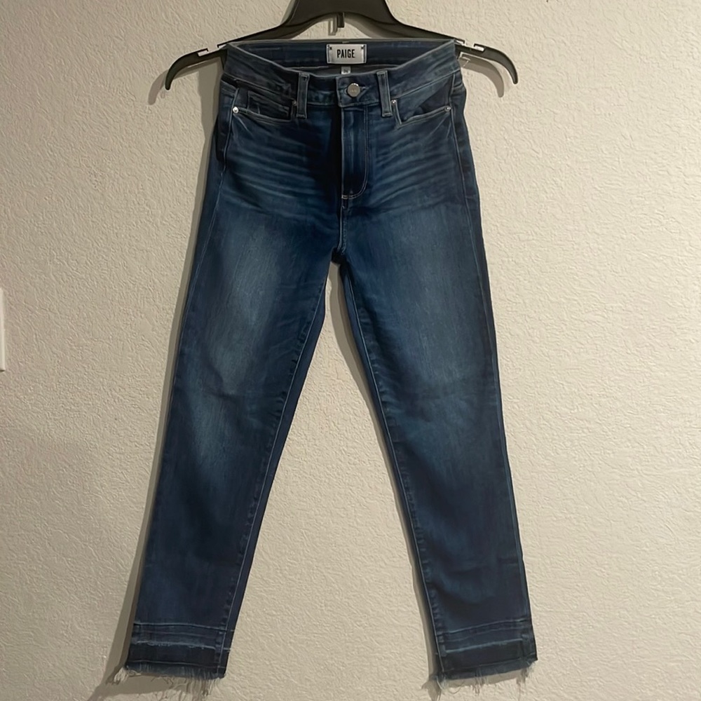 Paige Hoxton Slim Crop